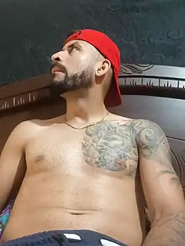 Snapshot of Alexsexygamer chatting on 10/22/25, 12:43 Alexsexygamer online show from 10/22/25, 12:43