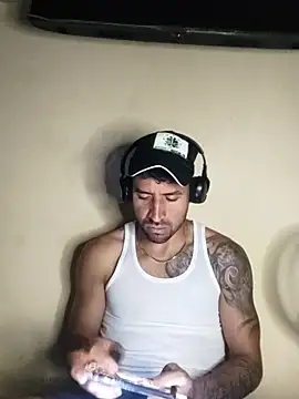 Snapshot of Alexsexygamer chatting on 11/07/25, 12:48 Alexsexygamer online show from 11/07/25, 12:48