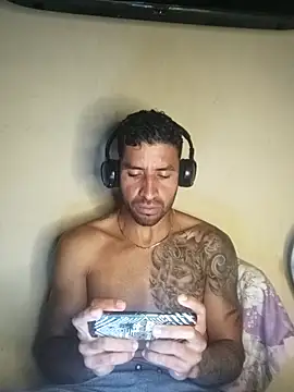 Snapshot of Alexsexygamer chatting on 11/12/25, 02:59 Alexsexygamer online show from 11/12/25, 02:59