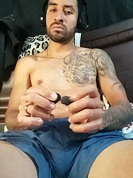 Snapshot of Alexsexygamer chatting on 11/17/25, 12:42 Alexsexygamer online show from 11/17/25, 12:42