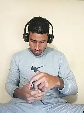 Snapshot of Alexsexygamer chatting on 11/05/25, 12:30 Alexsexygamer online show from 11/05/25, 12:30