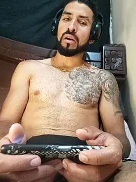 Snapshot of Alexsexygamer chatting on 10/27/25, 10:44 Alexsexygamer online show from 10/27/25, 10:44