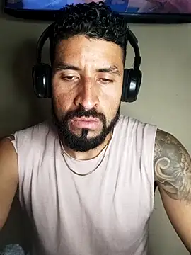 Snapshot of Alexsexygamer chatting on 11/02/25, 12:04 Alexsexygamer online show from 11/02/25, 12:04