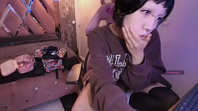 Terraelowen online show from 11/13/25, 11:25