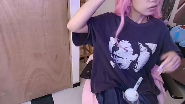 Snapshot of Terraelowen chatting on 03/03/26, 11:39 Terraelowen online show from 03/03/26, 11:39