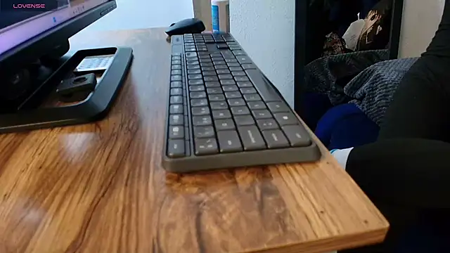 Terraelowen online show from 12/04/25, 11:31