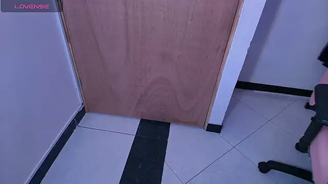 Terraelowen online show from 11/16/25, 11:37