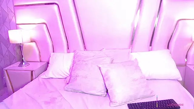 Sofia Stanley online show from 11/27/25, 11:54