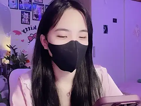 keelinnn19 online show from 10/31/25, 11:40