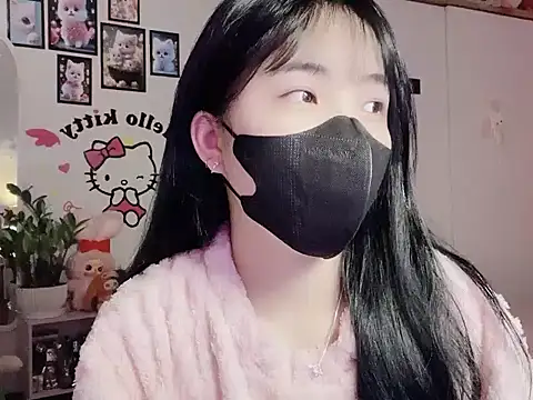 keelinnn19 online show from 11/18/25, 08:45