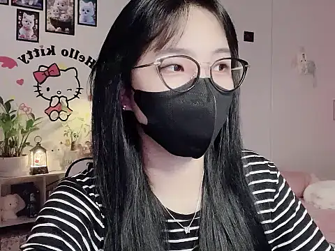 keelinnn19 online show from 12/15/25, 06:58