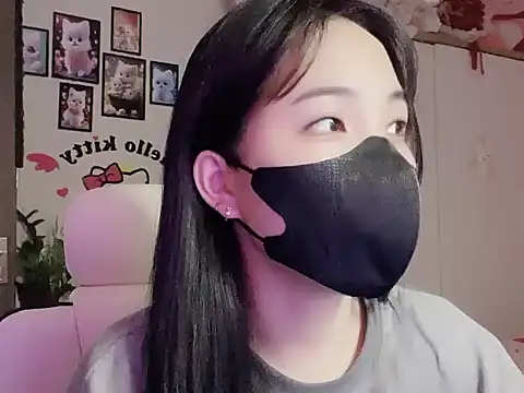 keelinnn19 online show from 10/17/25, 07:04