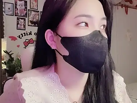 keelinnn19 online show from 10/25/25, 08:20