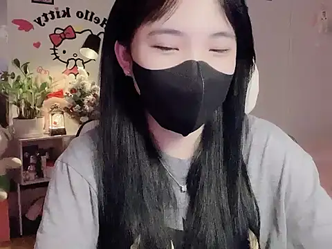 keelinnn19 online show from 12/13/25, 08:04