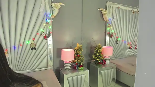 AmyBlackwood online show from 12/19/25, 03:54