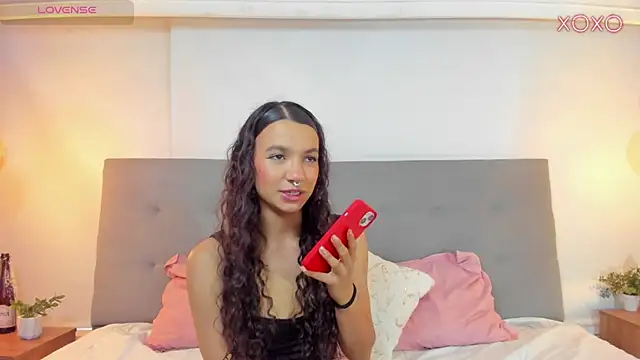 Luna Claire online show from 11/20/25, 12:50