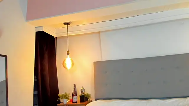 Luna Claire online show from 10/27/25, 12:33