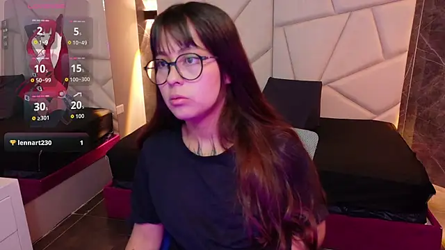 sophiaa 7 online show from 10/05/25, 11:23