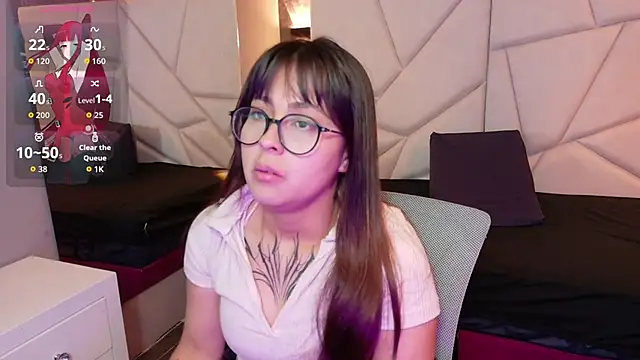 sophiaa 7 online show from 10/07/25, 02:40