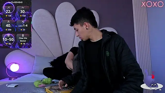 NickandAbby  online show from 12/18/25, 12:09