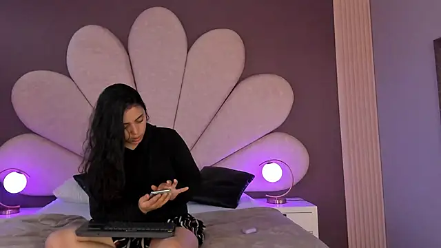 NickandAbby  online show from 11/26/25, 11:32