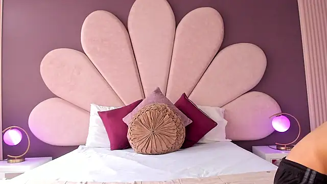 NickandAbby  online show from 04/15/26, 07:58