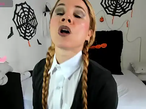angie blondies online show from 10/16/25, 03:53