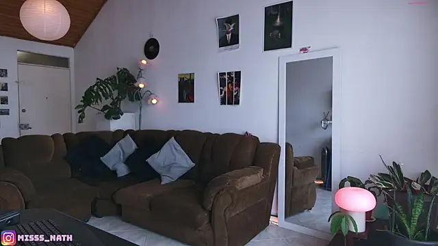 Nathaliakyte online show from 11/25/25, 08:31