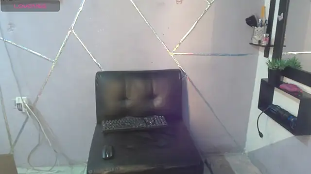 Snapshot of sexcouple_sin chatting on 05/04/26, 01:03 sexcouple sin online show from 05/04/26, 01:03