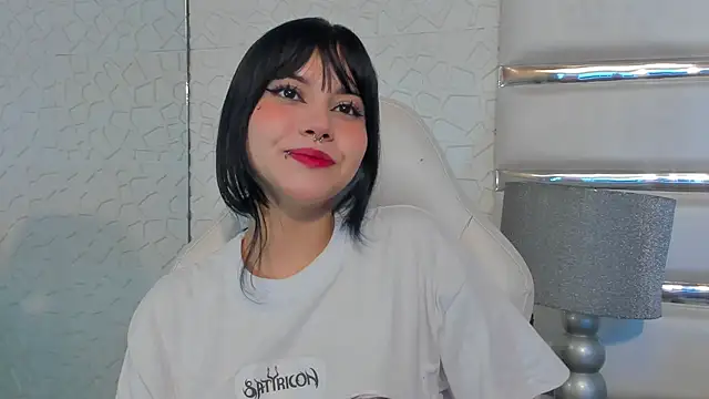 Snapshot of TatiLee chatting on 01/16/26, 01:59 TatiLee online show from 01/16/26, 01:59