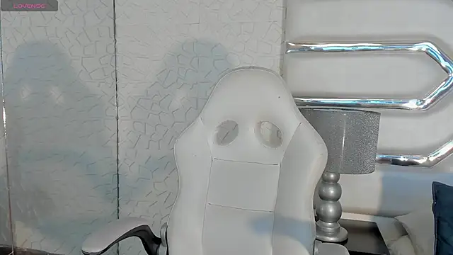 Snapshot of TatiLee chatting on 11/22/25, 05:34 TatiLee online show from 11/22/25, 05:34