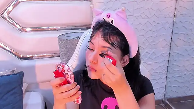 Snapshot of TatiLee chatting on 11/07/25, 11:19 TatiLee online show from 11/07/25, 11:19