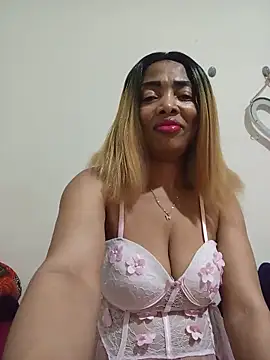 Snapshot of SEXYMOANSXX chatting on 06/14/26, 06:09 SEXYMOANSXX online show from 06/14/26, 06:09