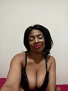 SEXYMOANSXX online show from 11/19/25, 03:45