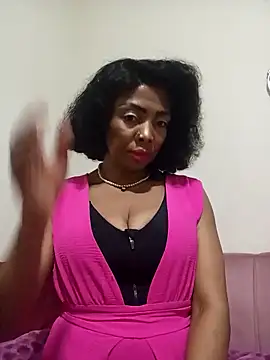 Snapshot of SEXYMOANSXX chatting on 10/18/25, 01:40 SEXYMOANSXX online show from 10/18/25, 01:40