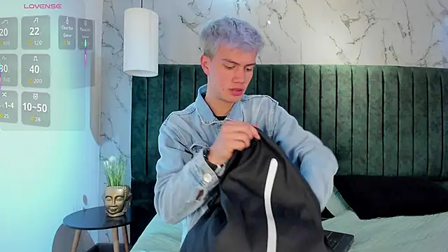 nicktorn online show from 12/15/25, 12:33