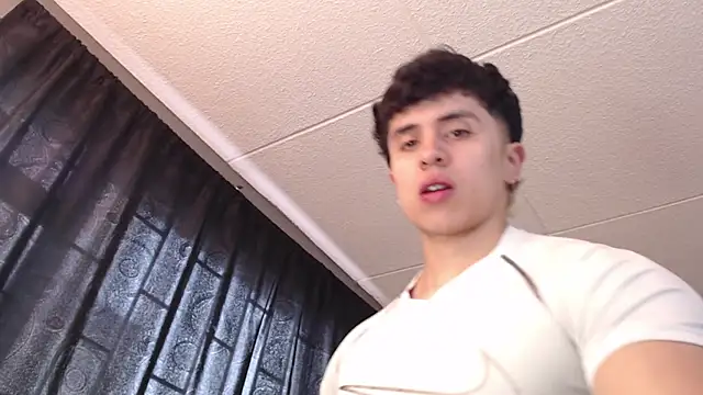 Snapshot of PaulEvens chatting on 02/07/26, 01:08 PaulEvens online show from 02/07/26, 01:08