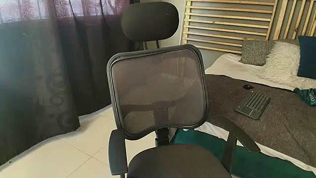 PaulEvens online show from 03/25/26, 01:32