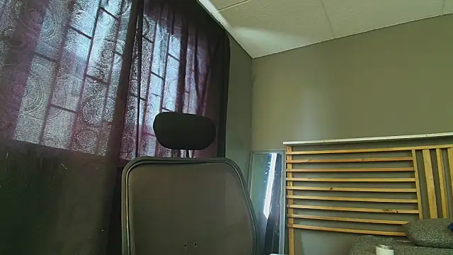 Snapshot of PaulEvens chatting on 05/28/26, 03:07 PaulEvens online show from 05/28/26, 03:07