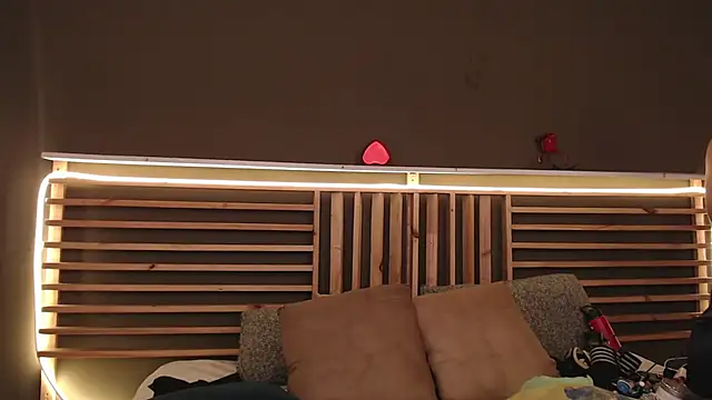 PaulEvens online show from 12/18/25, 01:37