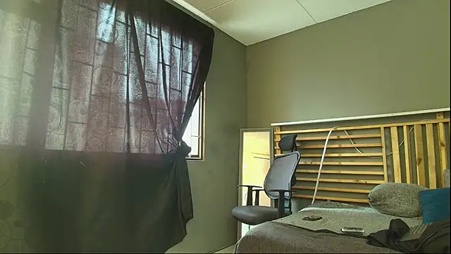 PaulEvens online show from 04/17/26, 02:53