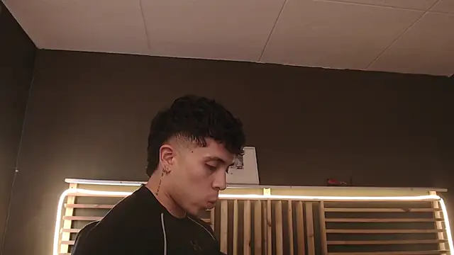 PaulEvens online show from 10/21/25, 01:21