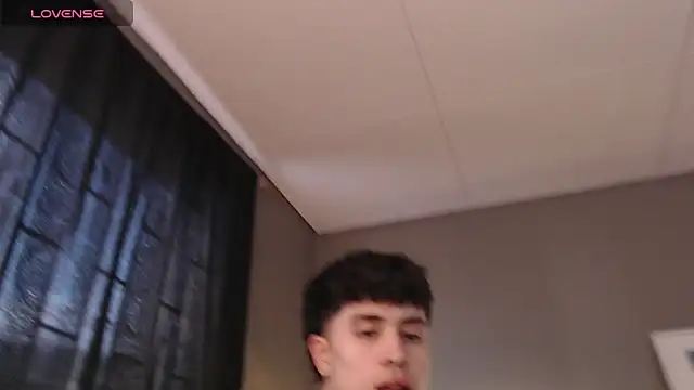 Snapshot of PaulEvens chatting on 02/09/26, 12:58 PaulEvens online show from 02/09/26, 12:58