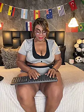 Snapshot of aranzzalatin chatting on 06/20/26, 12:10 aranzzalatin online show from 06/20/26, 12:10