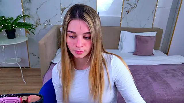 SweetyLicky online show from 04/20/26, 04:08