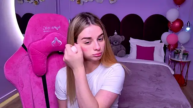 SweetyLicky online show from 11/19/25, 04:07