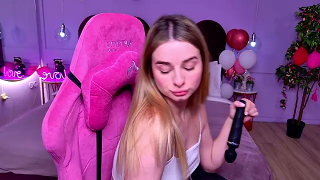 SweetyLicky online show from 11/20/25, 04:07