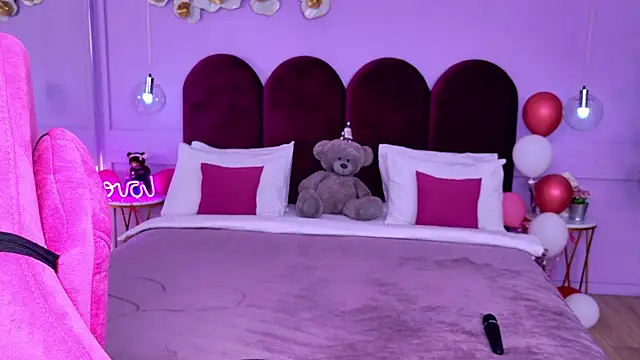 SweetyLicky online show from 11/21/25, 04:17