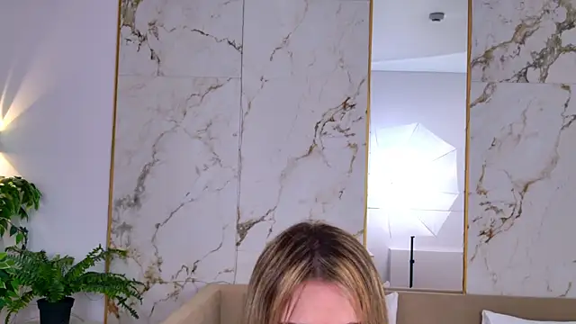 SweetyLicky online show from 04/10/26, 03:30