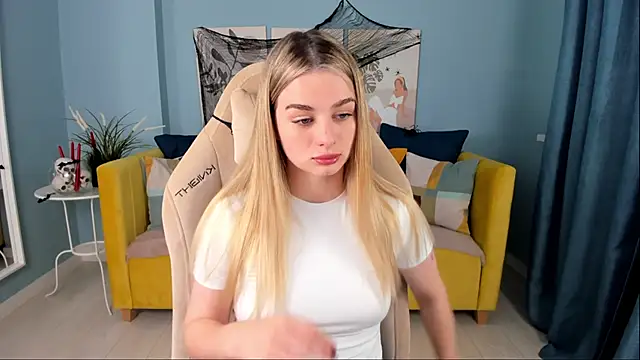 SweetyLicky online show from 10/27/25, 04:08